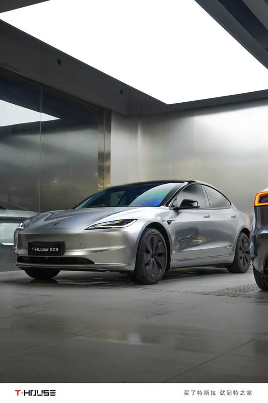 GT银 Silver Vinyl Wrap Tesla Model3