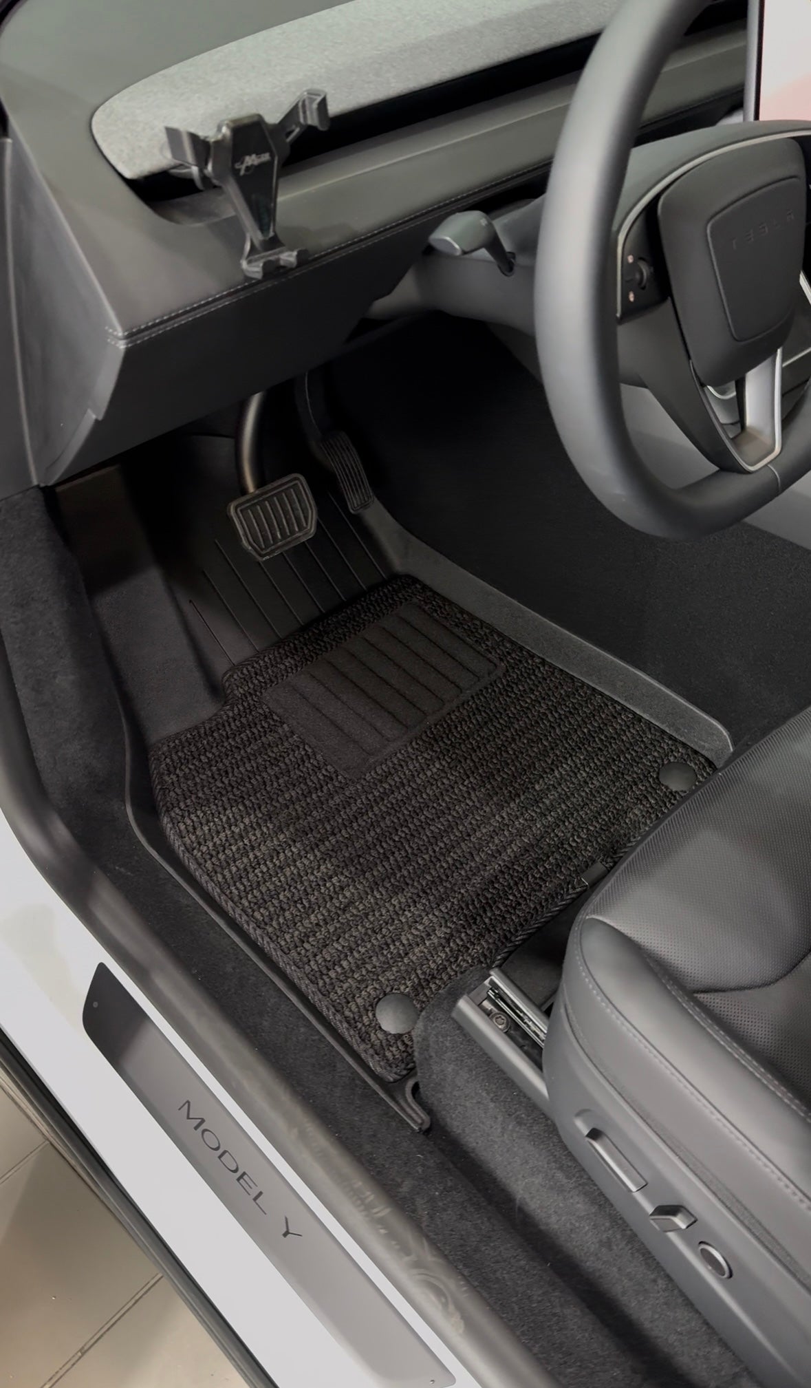 Semi-enclosed Floor Mats