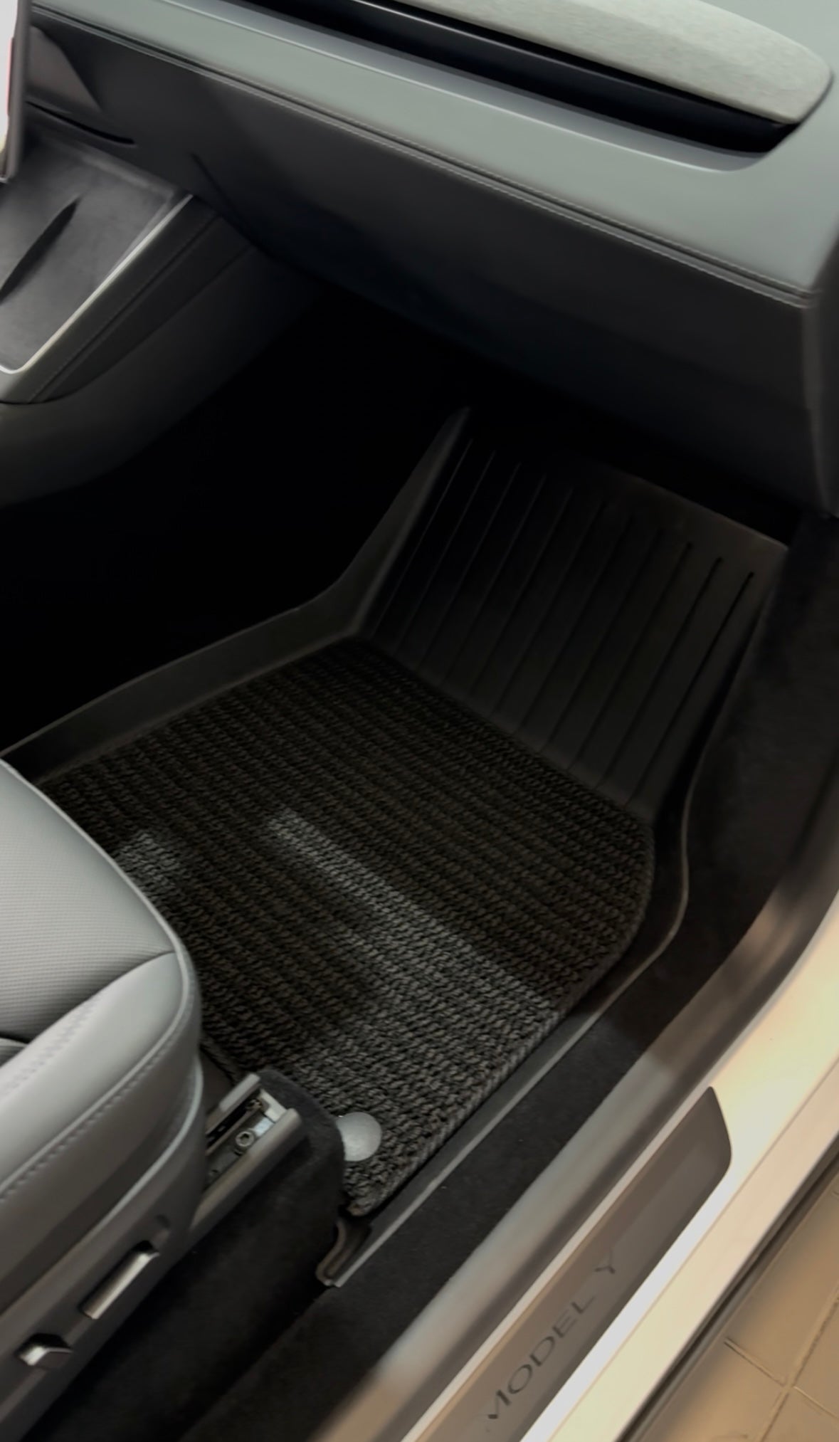 Semi-enclosed Floor Mats