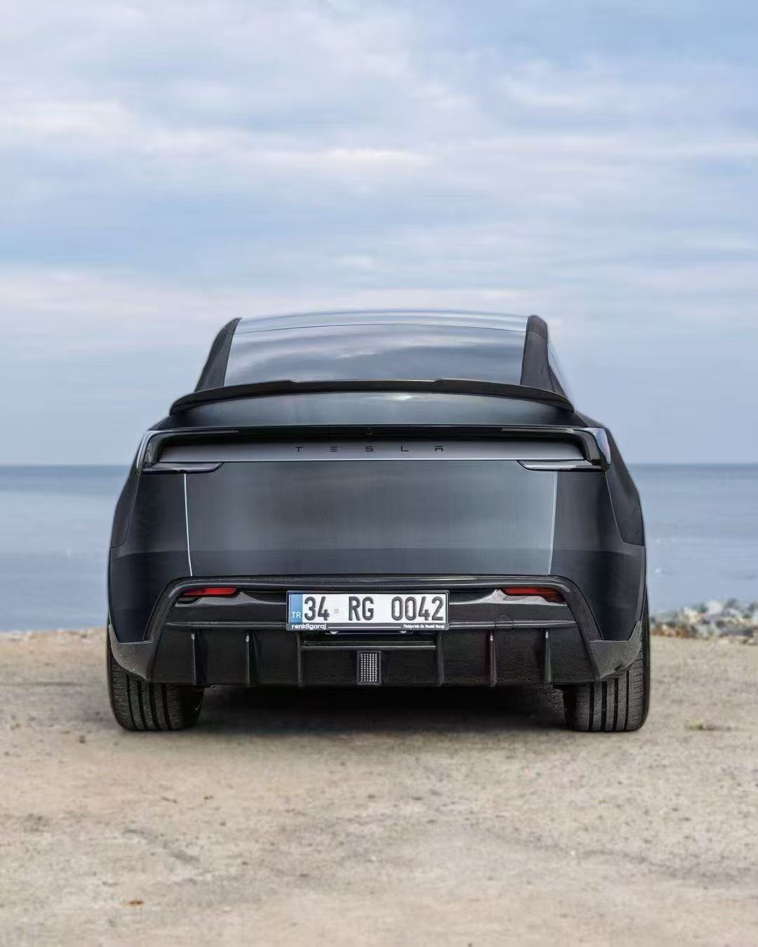 2026 Tesla Model Y Carbon Fiber BodyKit (Matte Black)